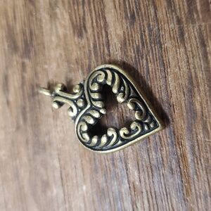 P208 victorian hearts pendant antique